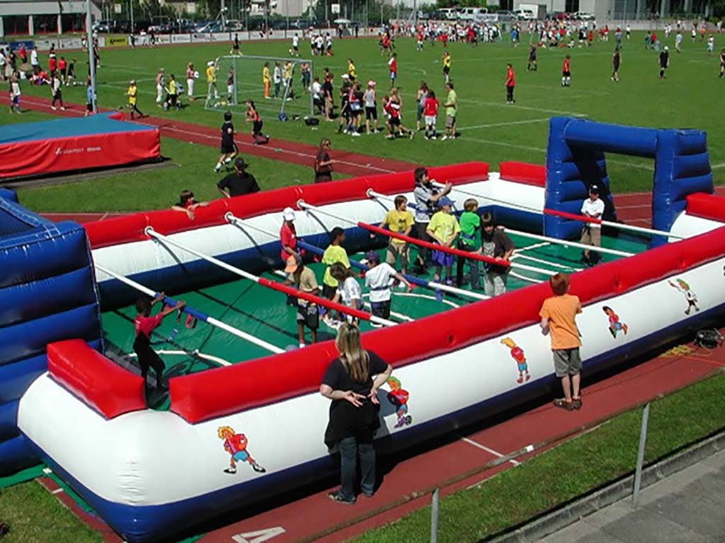 Human Kicker mieten
